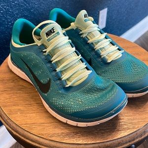 Nike Free 3.0 - Size 8.5 womens